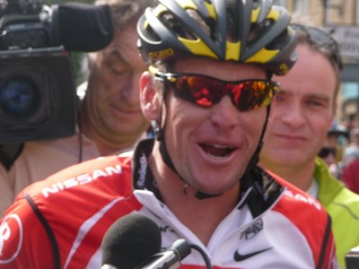 Cycling legend Lance Armstrong comes to Dornoch 17 July 2011