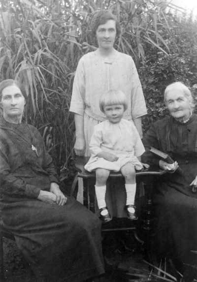 Gunn family, Fourpenny, Dornoch