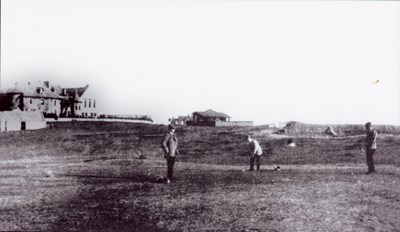 Golfer putting at the Royal Dornoch