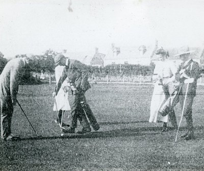 Early photographs of golfers