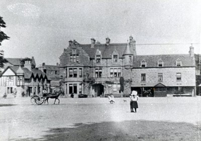 Horse drawn cart at the Sutherland Arms Hotel