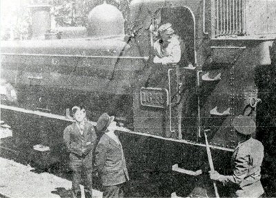 Locomotive 1649 and station staff Dornoch