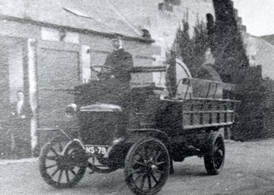 Early motor general goods vehicle