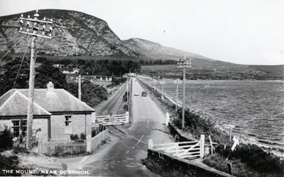 Postcard of 'The Mound near Dornoch'