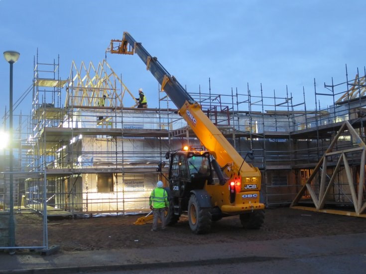 Erection of roof trusses UHI student accommodation