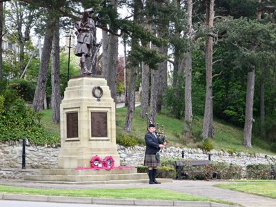 Piping VE day 2020