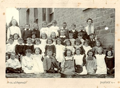 Children at the Burgh School 1910