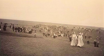 Large number of spectators following play at the Royal Dornoch