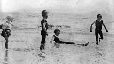 Bremner family at the beach