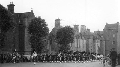 Pipe band parade