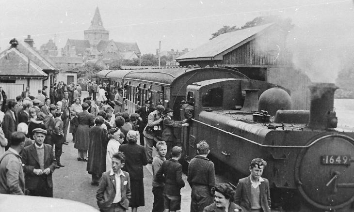 Last Train, Embo School 1912, Janet Horne enactment