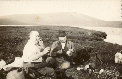Thomas Hardie, and a companion, having a picnic