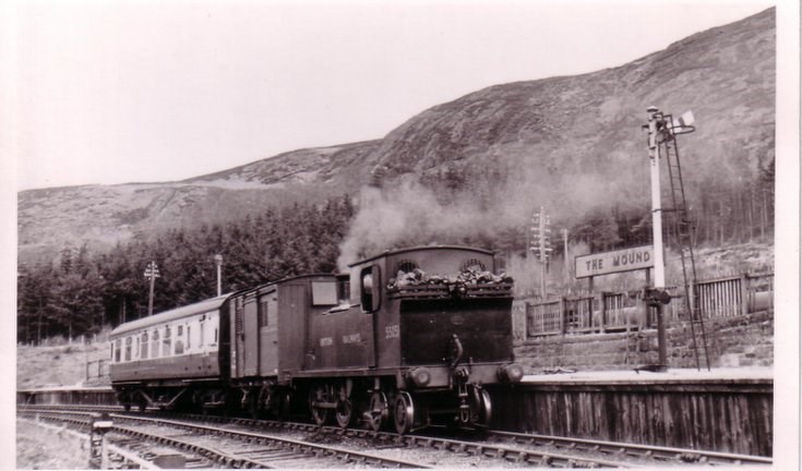 Dornoch train at The Mound station