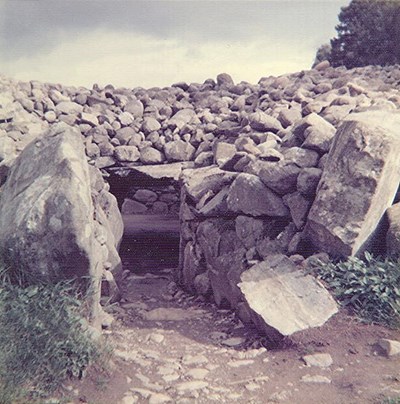 Chambered Tomb at Corrimony, Glen Urquhart ~ Passage
