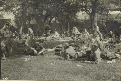 Halt at a farm during retreat the day after Mons