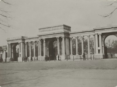 Monumental arches