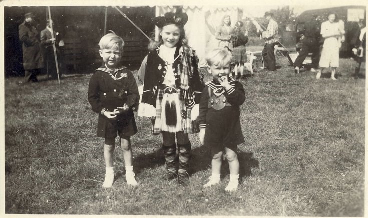 Kenneth Button Junior and brother Bobby c 1950