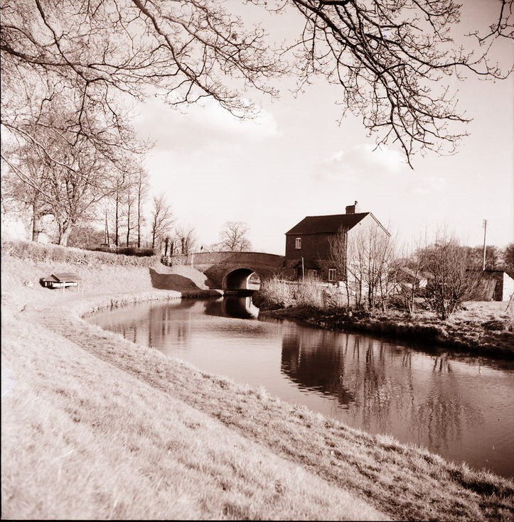 Canal at Whittington - change of exposure