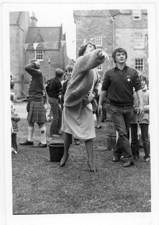 Dornoch Festival Week ~ Sponge throwing competition