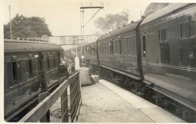 Trains meeting at The Mound Station