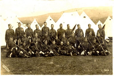 Group photograph of 5th Seaforth Highlanders at camp