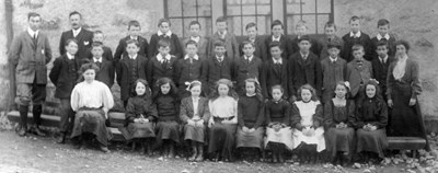 School group outside Dornoch Burgh School, including several classes.